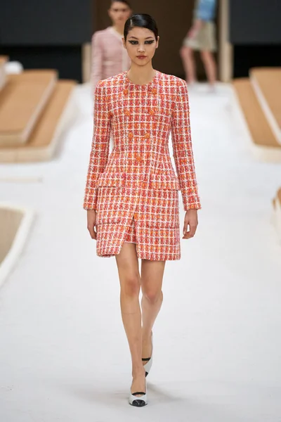Look 10